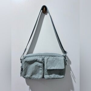 LULULEMON MULTI-POCKET CROSSBODY 2.5L Jade Grey